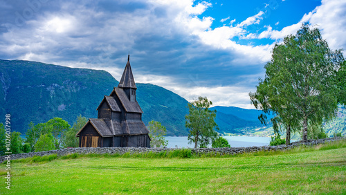 Obraz na płótnie Die älteste Stabkirche in Norwegen - Urnes w salonie
