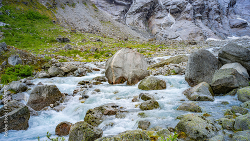 Wanderung zum Gletscher im Jostedalsbreen Nationalpark in Norwegen photo