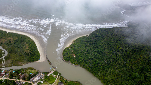 Visão Aérea do Alto do Guaraú em Peruíbe, São Paulo, Brasil