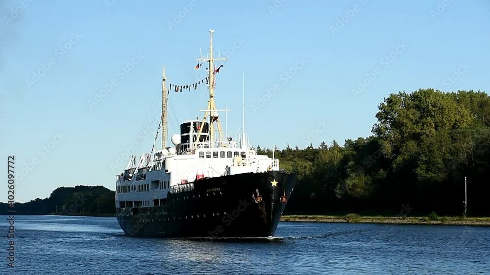Kreuzfahrtschiff Nordstjernen im Nord-Ostsee-Kanal
Kreuzfahrtschiff Nordstjernen im Nord-Ostsee-Kanal
