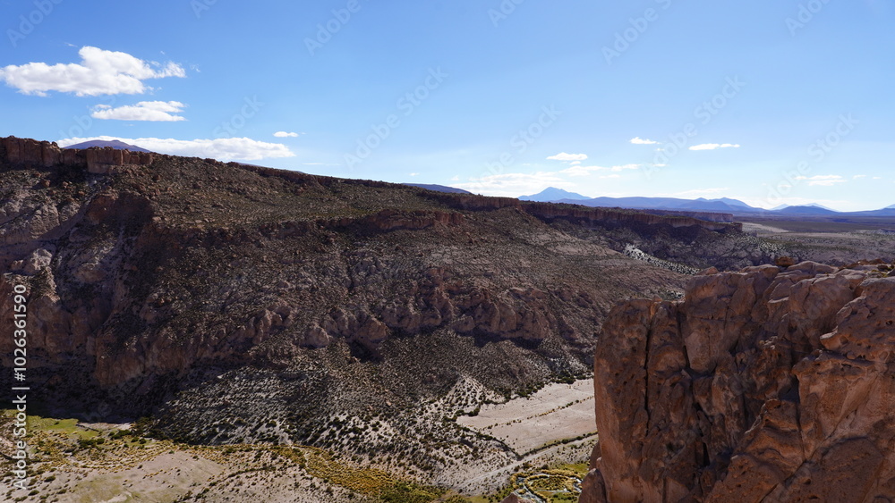 Obraz premium Anaconda Canyon in the Bolivian Andes.