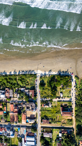 Visão Aérea da Praia de Peruíbe Perto da Costeira e do Morro Itatins