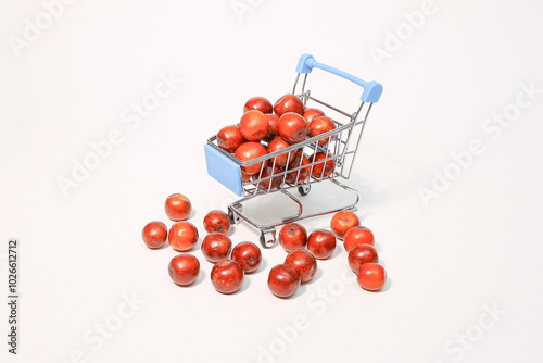 Carrello per la spesa pieno di giuggiole