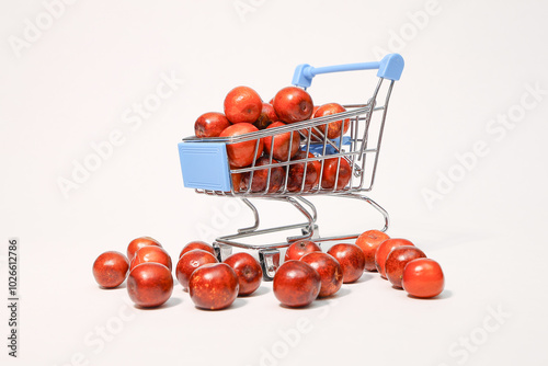 Carrello per la spesa pieno di giuggiole
