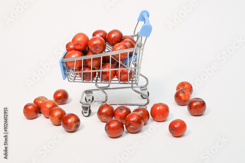 Carrello per la spesa pieno di giuggiole