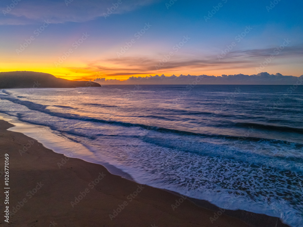 Fototapeta premium Sunrise seascape views with high cloud