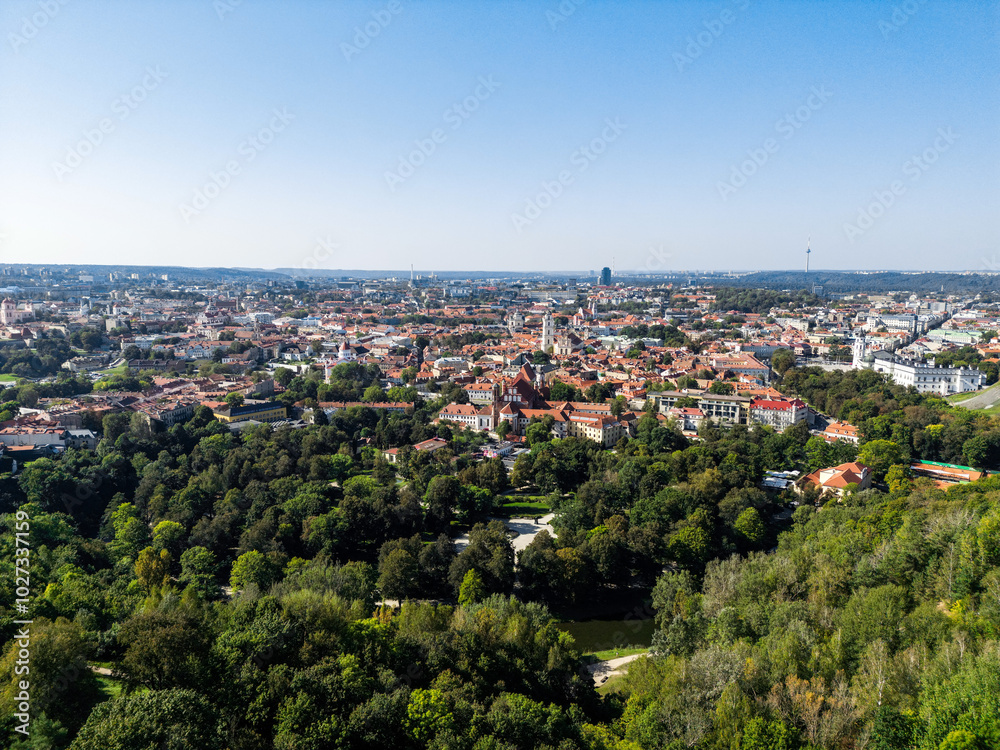Fototapeta premium Blick vom Berg der drei Kreuze über die Stadt Vilnius, Litauen