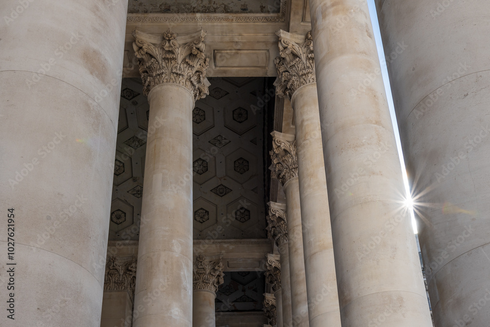 Fototapeta premium The Royal Exchange, London, England, UK, columns