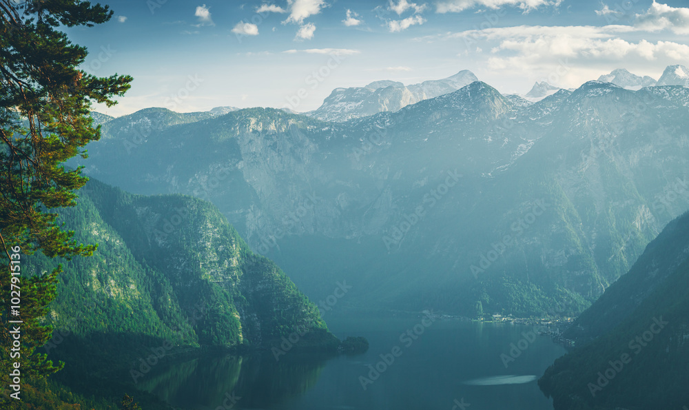 Widok na jezioro Hallstat, Austria, Alpy, Górna Austria
