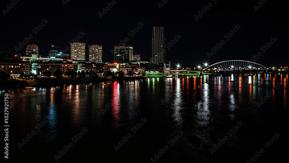Obraz premium night landscape of Bratislava photographed from the opposite bank of the Danube