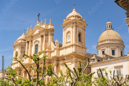 Fotografie City of Noto in Italy, historic buildings, alleys