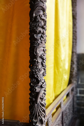 The Dragon Bed Once Used by Emperor Guangxu and Empress Dowager Cixi photo