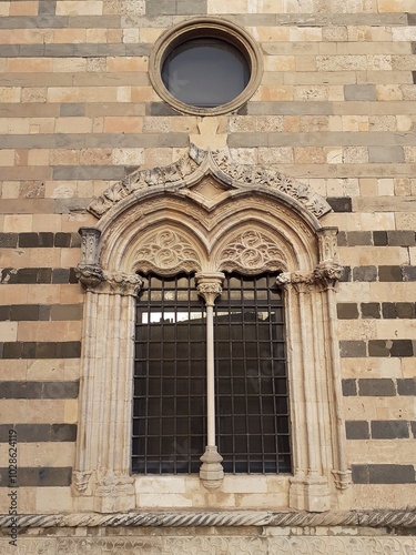 Un'antica bifora della Cattedrale di Messina. photo