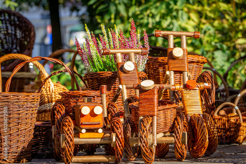 Fotografi wicker baskets and other decorations at a village market
