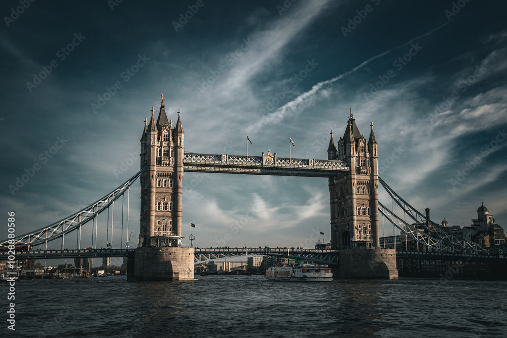 Obraz premium Panorama with London's Tower Bridge on a cloudy day