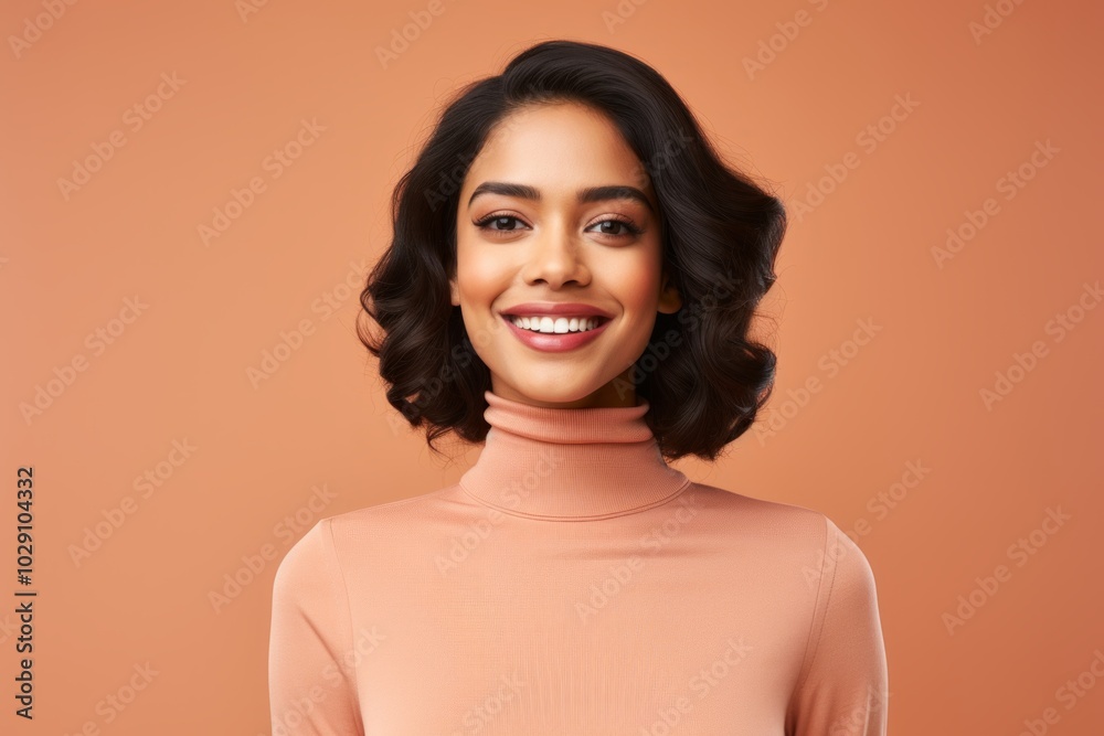 Φωτογραφία Portrait of a glad indian woman in her 20s wearing a classic turtleneck sweater