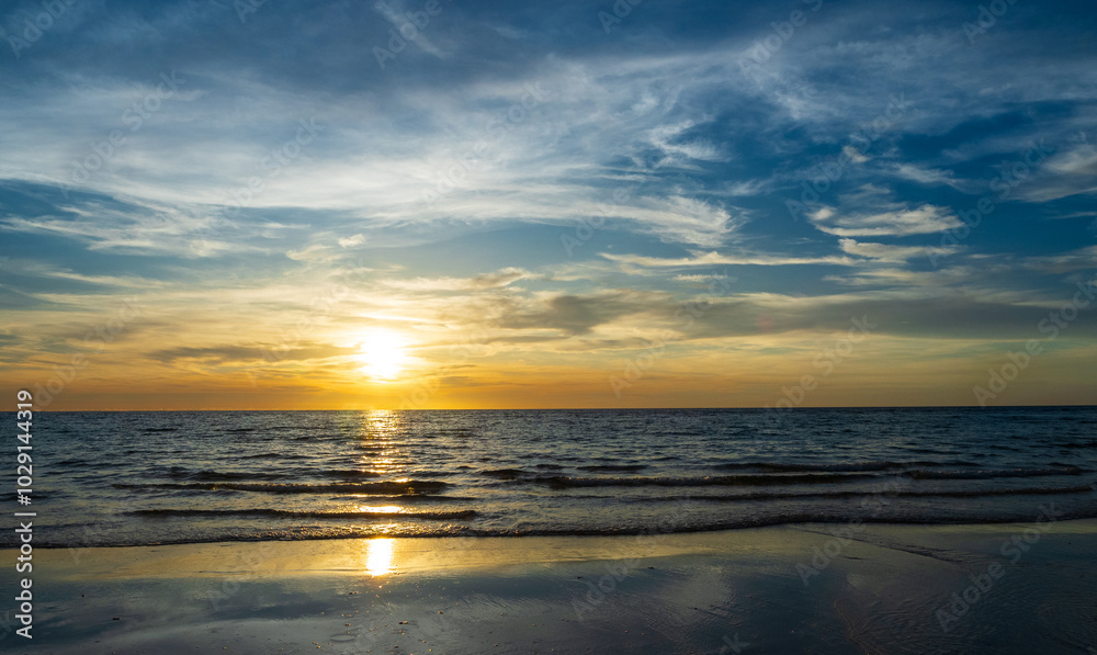 Obraz premium Landscape sunset look view horizon panorama summer sea beach nobody wind soft wave cool holiday calm sky cloud evening day time calm nature tropical beautiful ocean water travel island Thailand