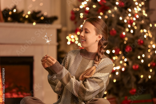 Young woman with Christmas ...