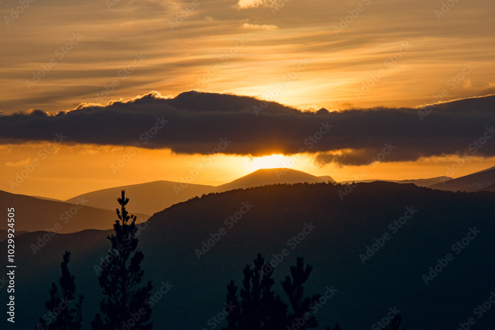 Obraz premium sunset in the mountains