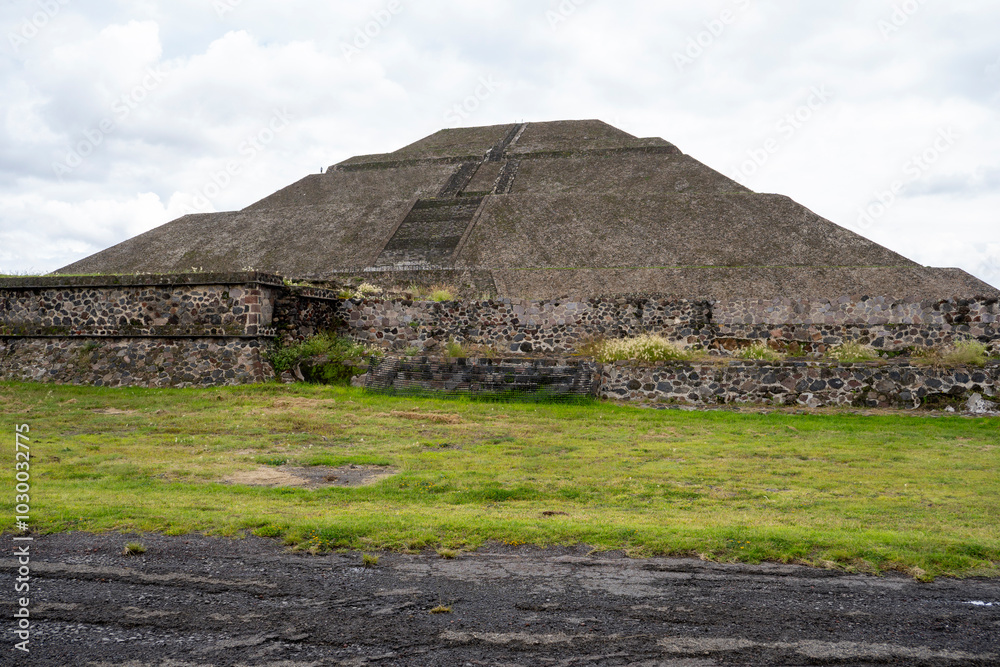 pyramid of the ruins in mexico San Juan Teotihuacán pyramid of the ruins in mexico San Juan Teotihuacán
