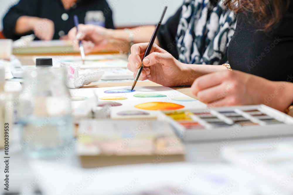 Painting is done using the colored paints on the palette. Painting is done using the colored paints on the palette.