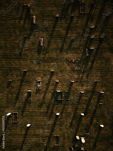 Foto Drone aerial view of a church graveyard cemetery in England