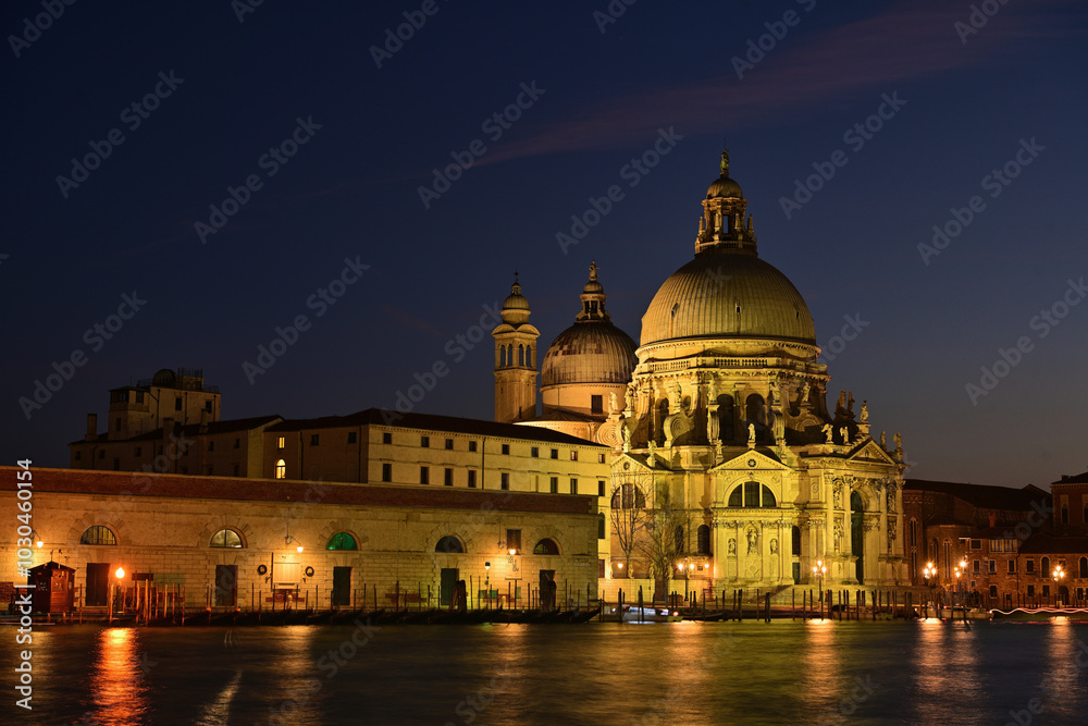 Venedig - Santa Maria della Salute bei Nacht