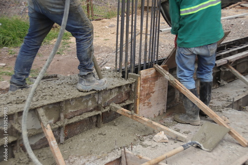 construction with reinforced concrete, laboratory sampling and quality of materials