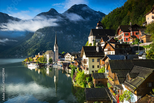 Hallstatt, wschód słońca, Górna Austria. 