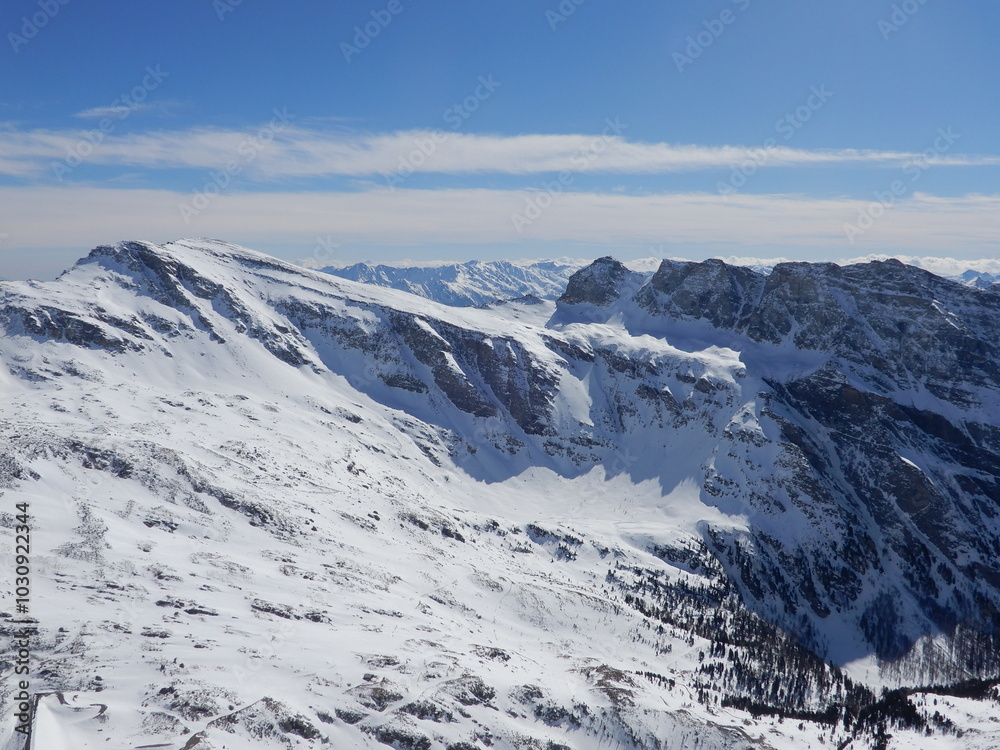 Obraz premium links der Sandfeldkopf 2920m.. rechts die Rote Wand 2855m, Krahköpfe 2847m und Stellkopf 2850m