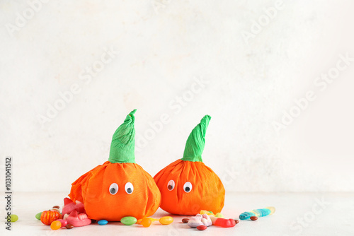 Paper pumpkins for Hallowee...