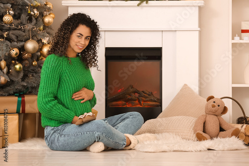 Pregnant African-American w...