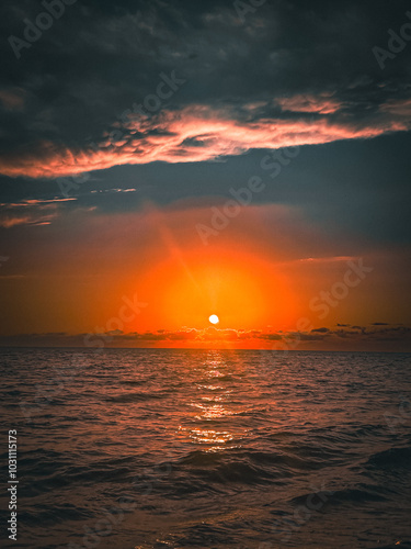 Photos sunset in the sea