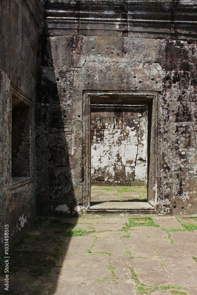 Obraz premium 天空の遺跡プレアヴィヒア（カンボジア）