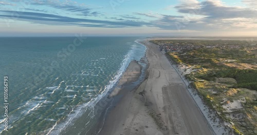 Wallpaper Mural Vue aérienne de Quend-Plage et Fort-Mahon au petit matin Torontodigital.ca
