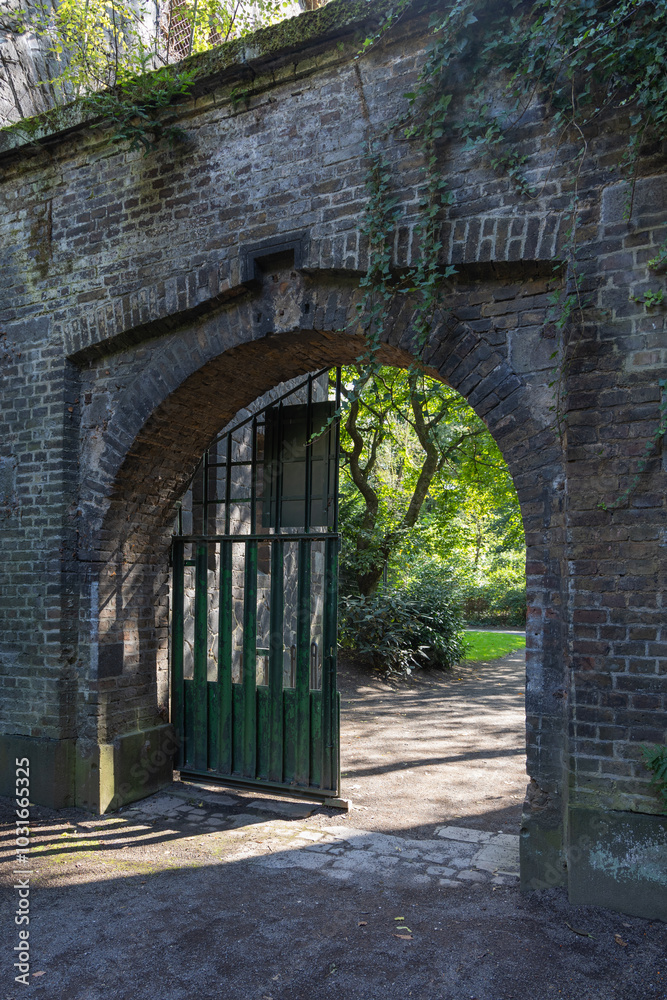 Fototapeta premium old stone arch
