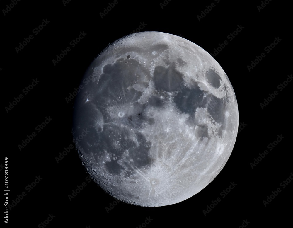 Obraz premium Full moon illuminating the night sky, representing lunar phases, astronomy, and nighttime beauty.