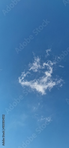 Obraz na płótnie tiny cloud on the blue skies w salonie