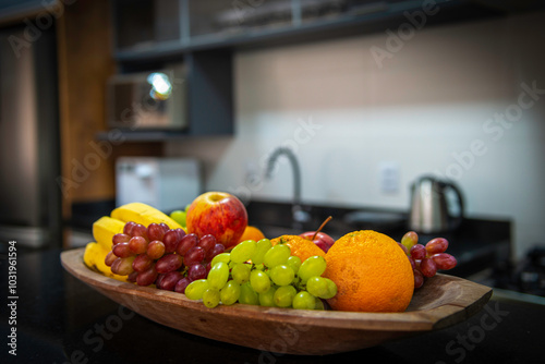 Cesta de frutas com uvas, maça, laranja, banana  photo