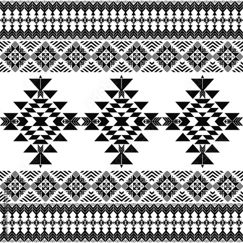 American seamless black white tribal ethnic native pattern.Traditional Navajo,Aztec,Apache,Southwest style fabric pattern.Abstract vector motif.For fabric,clothing,blanket,carpet,woven,wrap,decoration