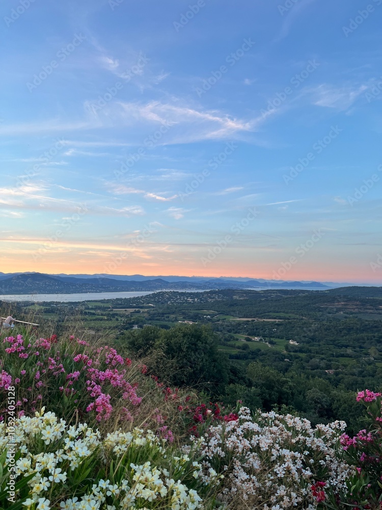 Fototapeta premium sunset in the mountains
