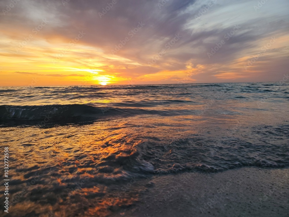 Obraz premium Sunset shoreline