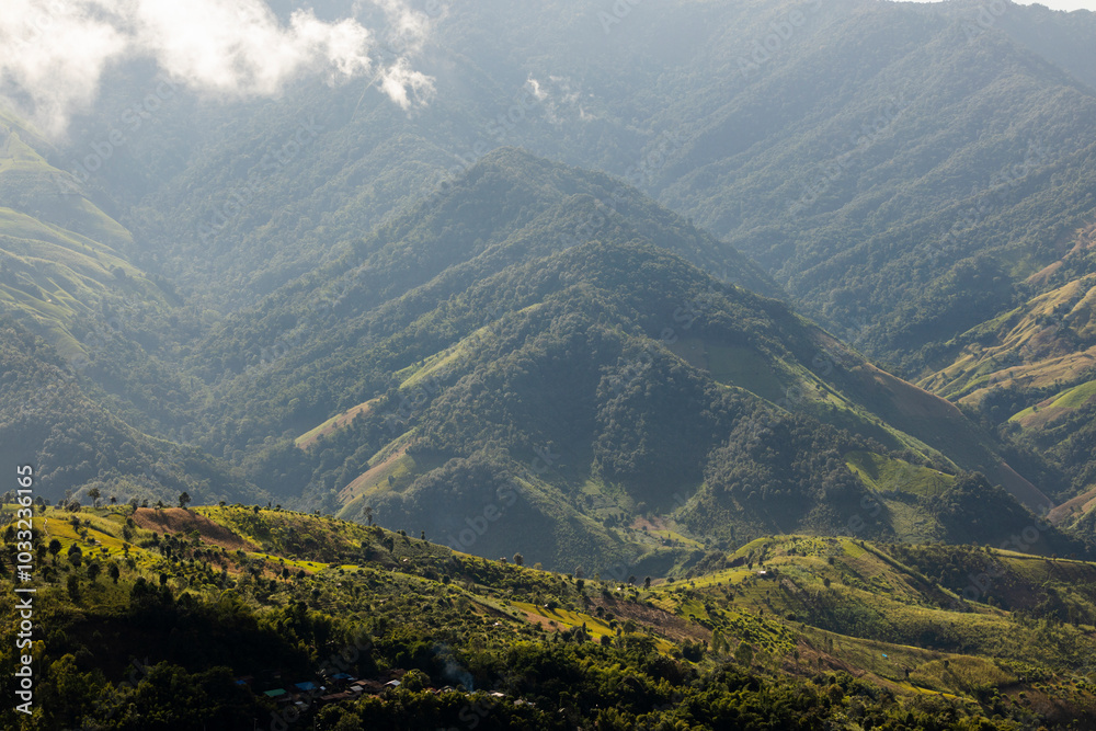 Naklejka premium Top view Morning Mist and Viewpoint with Layers of Mountains