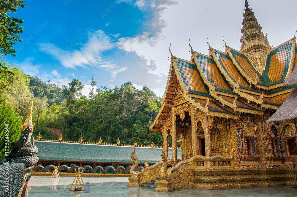 Fototapeta premium Wat Phraphutthabat Si Roi thailand
