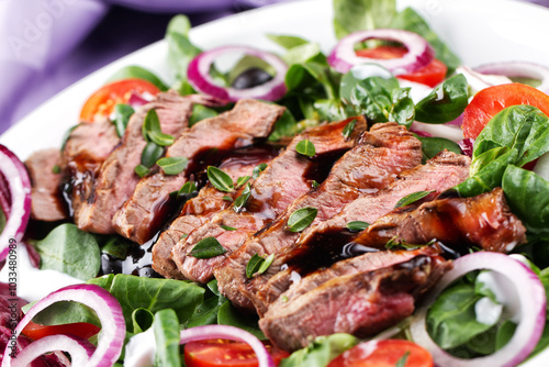 Fillet of beef with salad