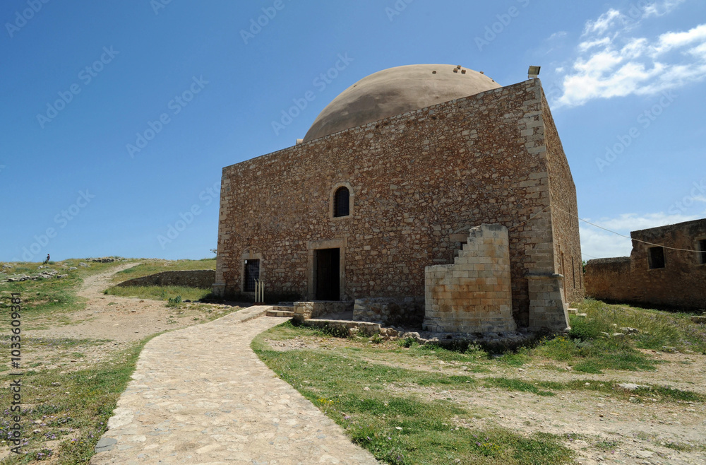 La mosquée du sultan Ibrahim dans la forteresse de Réthymnon en Crète La mosquée du sultan Ibrahim dans la forteresse de Réthymnon en Crète
