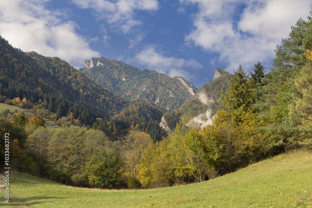Panoramic view of the autumn landscape in Pieniny Mountains, Three Crowns Massif (Trzy Korony), Szczawnica, Poland
