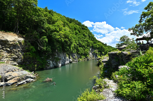 真夏の長瀞岩畳の涼しげな風景