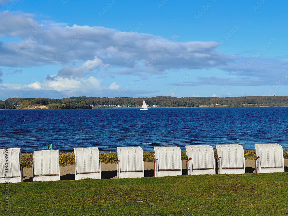 Strandkörbe an der Flensburger Förde in Glücksburg Strandkörbe an der Flensburger Förde in Glücksburg