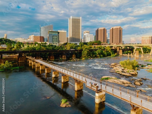 T. Tyler Potterfield Memorial Bridge crossing the James River. In the distance is the downtown city skyline. Richmond, Virginia, United States.